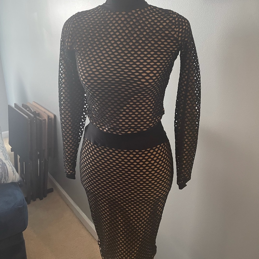 Rue107 two piece with skirt and long sleeve top.